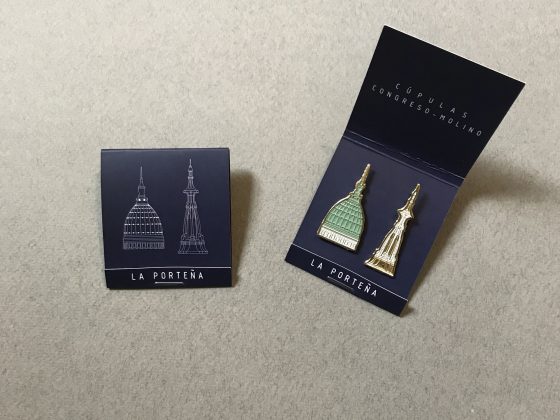 Pins Serie Cúpulas Par Congreso-Molino – Caja porta pin